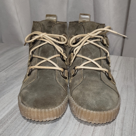 FLY London Olive Green Suede Leather Ankle Boot Bootie Wedge Heel Sneaker Sz 7.5 - Picture 2 of 10